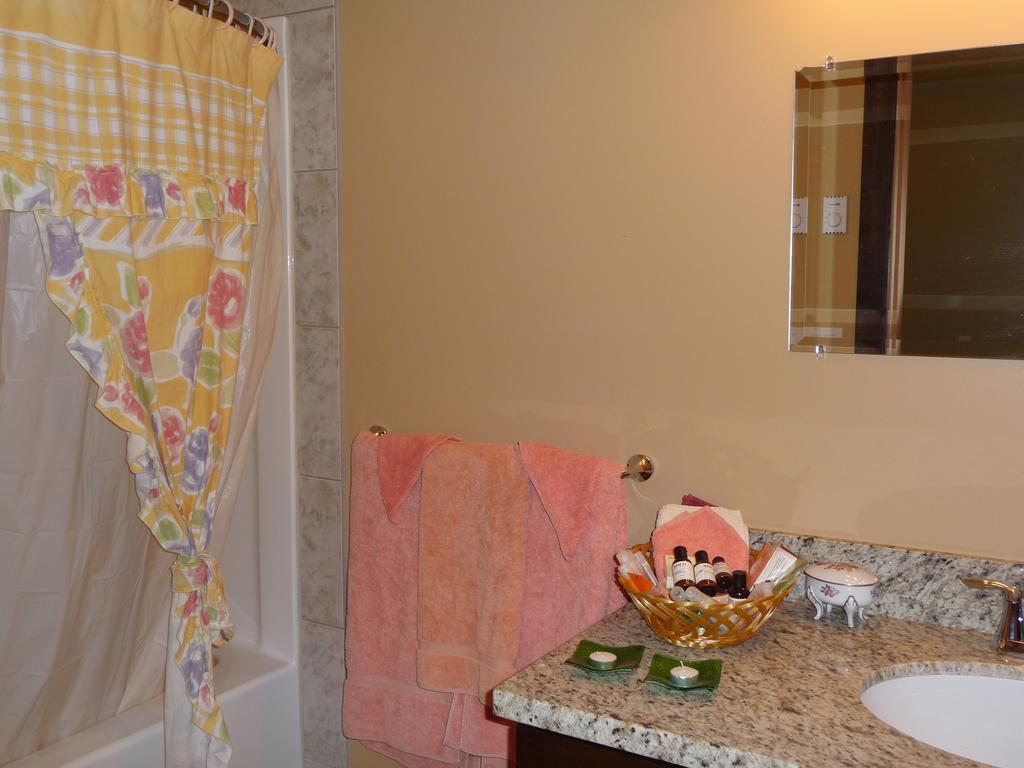 Davis Brook Retreat Bed & Breakfast ซีเชลท์ ภายนอก รูปภาพ